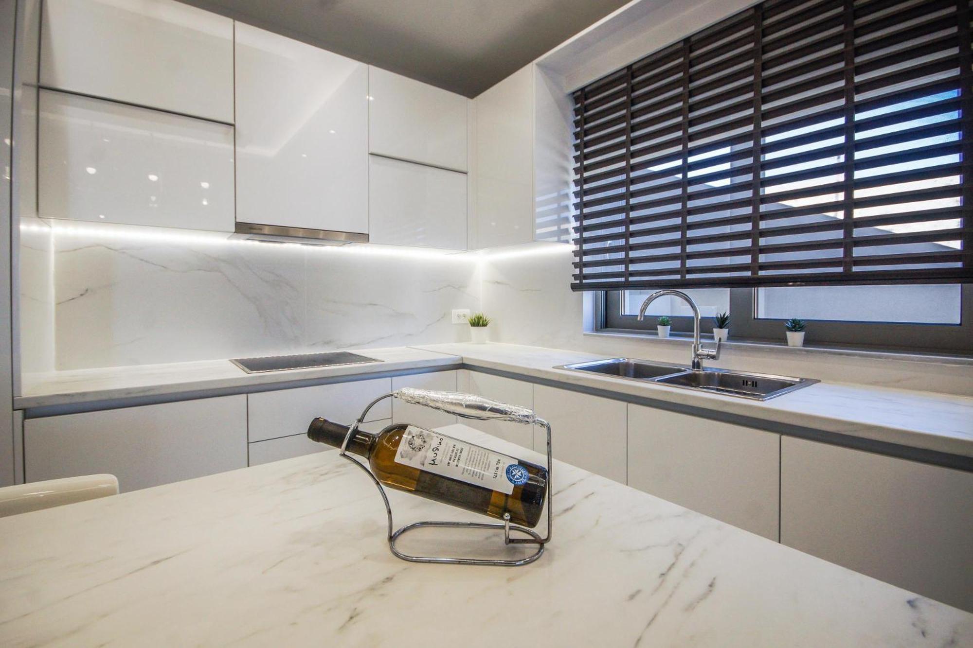 ארכאנגלוס Aquamarine Luxury Suites מראה חיצוני תמונה