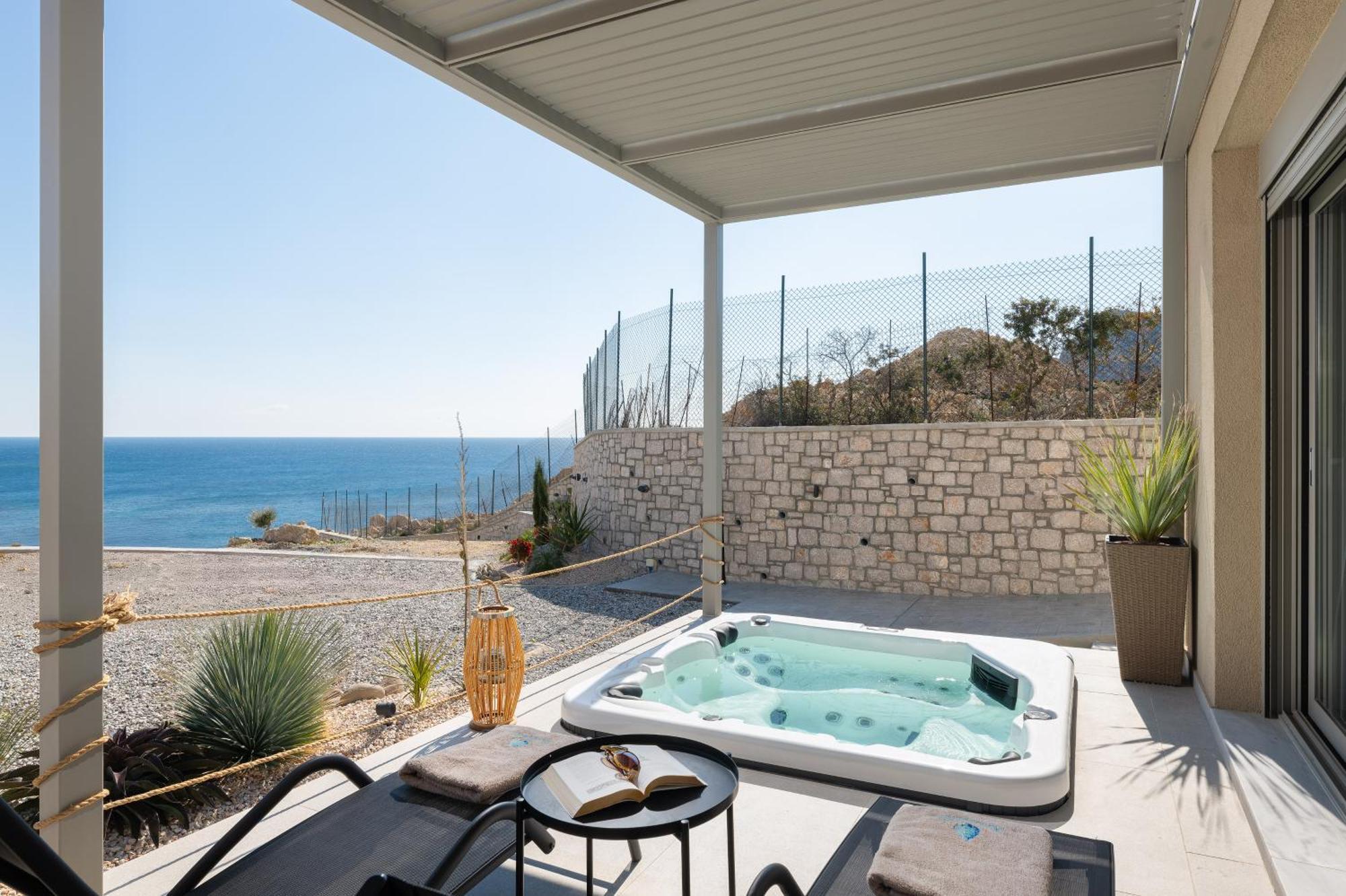 ארכאנגלוס Aquamarine Luxury Suites מראה חיצוני תמונה